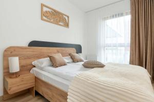 Unique 1 Bedroom Apartment with Parking and Gym Access by Noclegi Renters