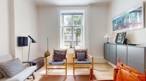 Bright & Charming 3-Room Apt