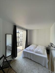 Amazing Lakeside 2BR Apartment