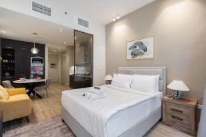 StayShort - JVC sleeps 2 Very Close to FIVE JVC