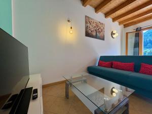 Ava Home - Deluxe apartment with mountain view