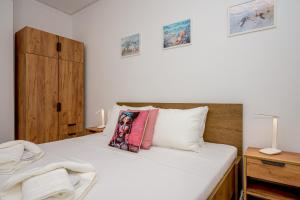 Yvonne Central 2 BR Apartment