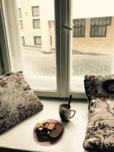 2 bedroom old town apartment with parking