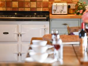 3 Bed in Briston KT187