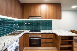 Stylish 2BR Balcony Palm Jumeirah Views