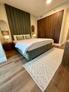 Stylish 2BR Balcony Palm Jumeirah Views