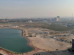 Mahenti - Lakeside C · High floor with Lake & Pool view