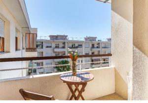 Port , Nice , dernier étage 4 personnes