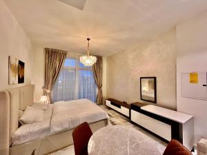 Mahenti - Jewelz · With balcony easy to pool & gym