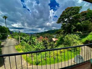 Sesatha lake Kandy