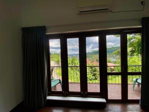 Sesatha lake Kandy