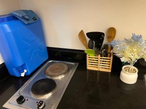 Greece Theme Boni MRT Train Edsa 1BR with Netflix Fast Internet Pool Light Mall