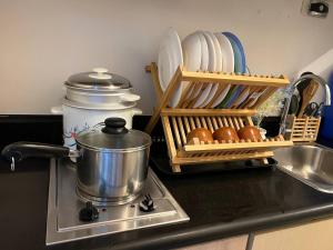 Greece Theme Boni MRT Train Edsa 1BR with Netflix Fast Internet Pool Light Mall