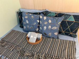 Greece Theme Boni MRT Train Edsa 1BR with Netflix Fast Internet Pool Light Mall