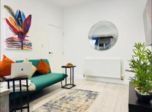The Anfield Snug Terraced, 3 Bedroom Home with Ensuite & Free On-Street Parking