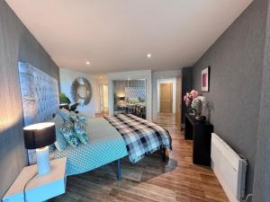 Central London Riverview Flat