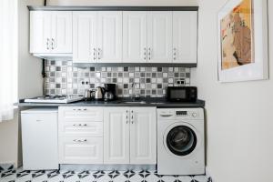 Lovely City Apartment Steps Away from Galata Tower