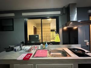 Private house in the city for Fam