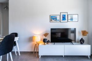 Phoenix 2-Bedroom Apartment