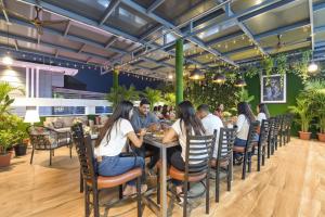 FabHotel Hari Residency