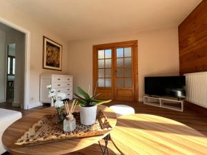 Appartement Champêtre - Terrasse, Vue & Parking by AlpenlySallanches