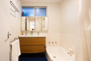 Pet Friendly 2BR Family home in Shenton Park