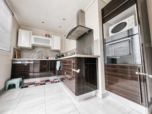 Panorama Méditerranéen Vue exceptionnelle sur le Mont Caume et Faron 3 chambres 69m2