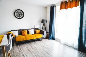 Panorama Méditerranéen Vue exceptionnelle sur le Mont Caume et Faron 3 chambres 69m2