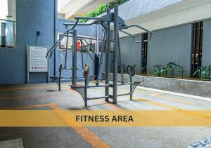 8 - 9 Pax, 1 Mins to Gleneagle Hospital, 4 Mins to KL City, 10 Mins to Ampang Glasshouse