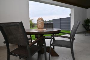 Stilvolle & ruhige Ferienwohnung mit Terrasse & Garten