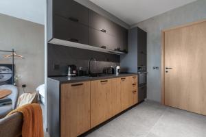 Seaview Apartment in Complex Iron Code