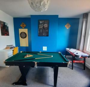 Home in Woodhouse, Leeds,Free 4 Car Parking,Free WiFi