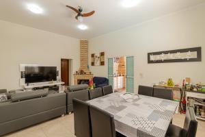 Casa Tematica com Piscina e Churrasqueira