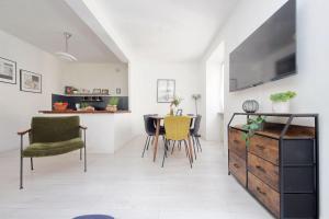 Monti Spacious Apartment 2