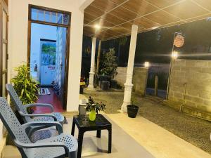 Kavee Waves Hiriketiya