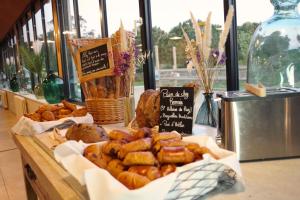 Eco-Domaine La Fontaine - RESIDENCE-SPA - 300 m Plage de la Fontaine aux Bretons