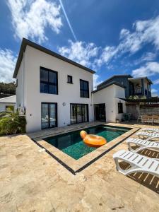 Villa Amani avec Piscine Privée Saint-Pierre - 4hvězdičkové hotely ve městě Saint-Pierre