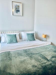 Folkestone Harbour Flat 2BR sleeps 4