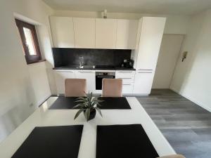 Vacallo Panorama Apartament - RentuGoo Travel