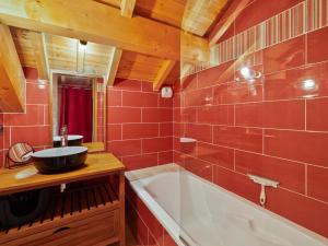 Chalet lumineux proche du centre village avec espace détente - FR-1-808-2