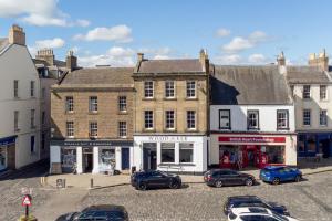 Flat 2 - Georgian apartment on The Square