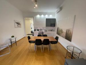 CITY CENTER 1, cozy 2br in the city center!