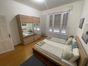 CITY CENTER 1, cozy 2br in the city center!