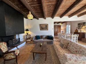 Villa du Puits - Séjour en Provence avec piscine privée & jardin au cœur dun domaine viticole Château de Barbebelle - Rognes - Proche dAix-en-Provence -10 personnes