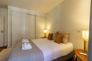 Chiado Deluxe Terrace 3 BR Apartment