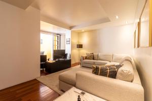 Chiado Deluxe Terrace 3 BR Apartment