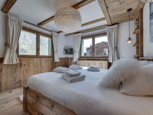 Chalet skis aux pieds avec piscine et sauna à Val-dIsère - FR-1-567-126