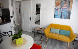 Bons Souvenirs by Connexion