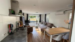 Spa Chalet Veluwe Wellness with Private HOTTUB and SAUNA - Family Holiday House with Fenced Garden - Veluwe Holiday Putten