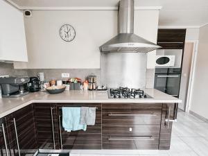 Panorama Méditerranéen Vue exceptionnelle sur le Mont Caume et Faron 3 chambres 69m2